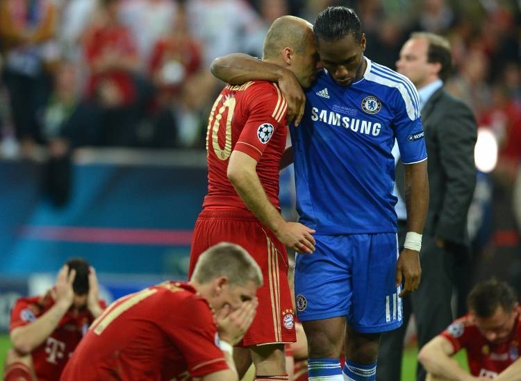 切尔西点球大战制胜，门将哭着跪倒在草坪！的简单介绍