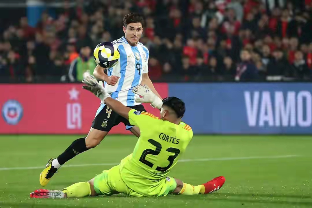 关于转身射门得手，瓦尔加帮助智利击败厄瓜多尔晋级美洲杯半决的信息