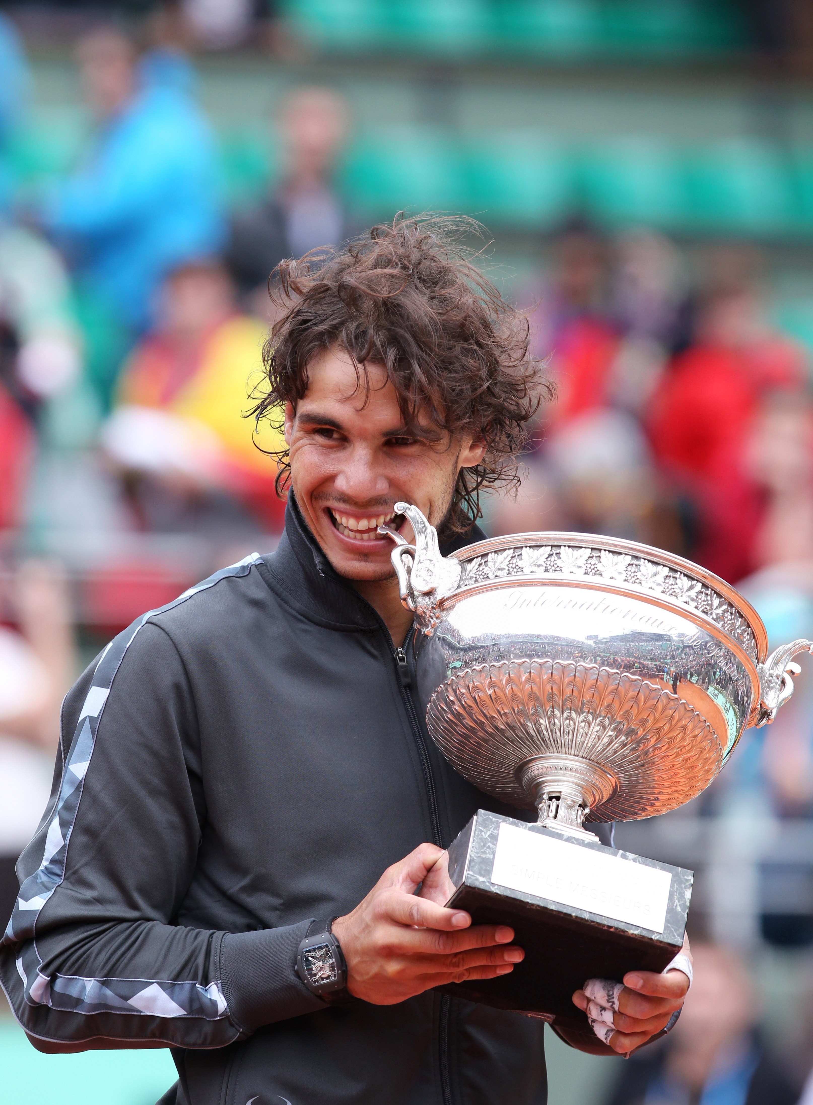 包含世界网球队轻取法国网球队，纳达尔一己之力扛起全队的词条