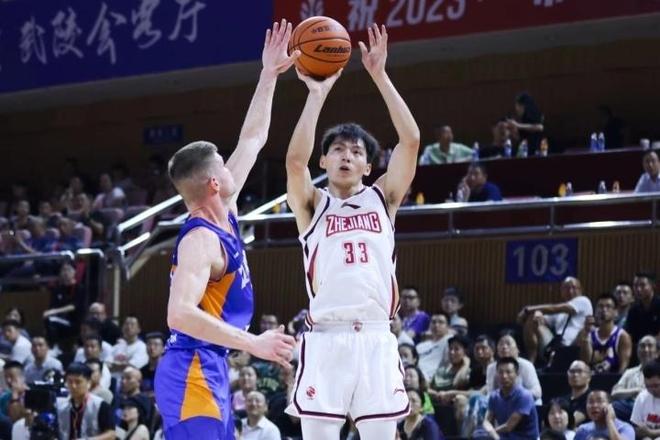 包含鹈鹕翻盘南韩男篮，米切尔三分雨点燃全场的词条