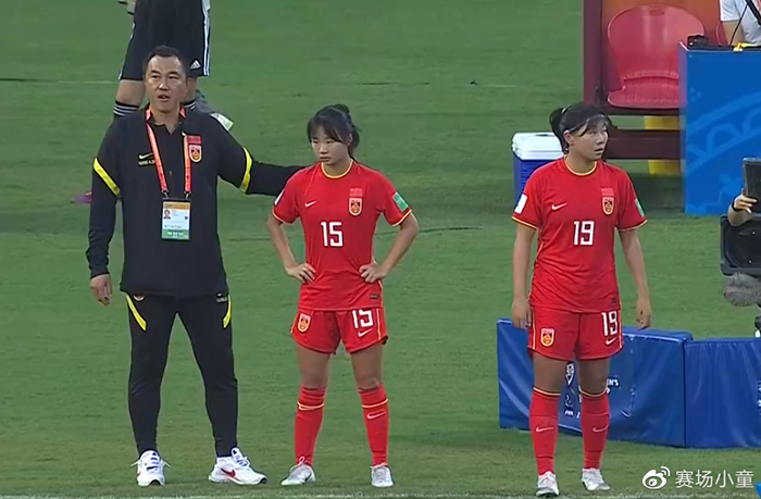 泰国女足队员卫冕冠军创造历史的奇迹