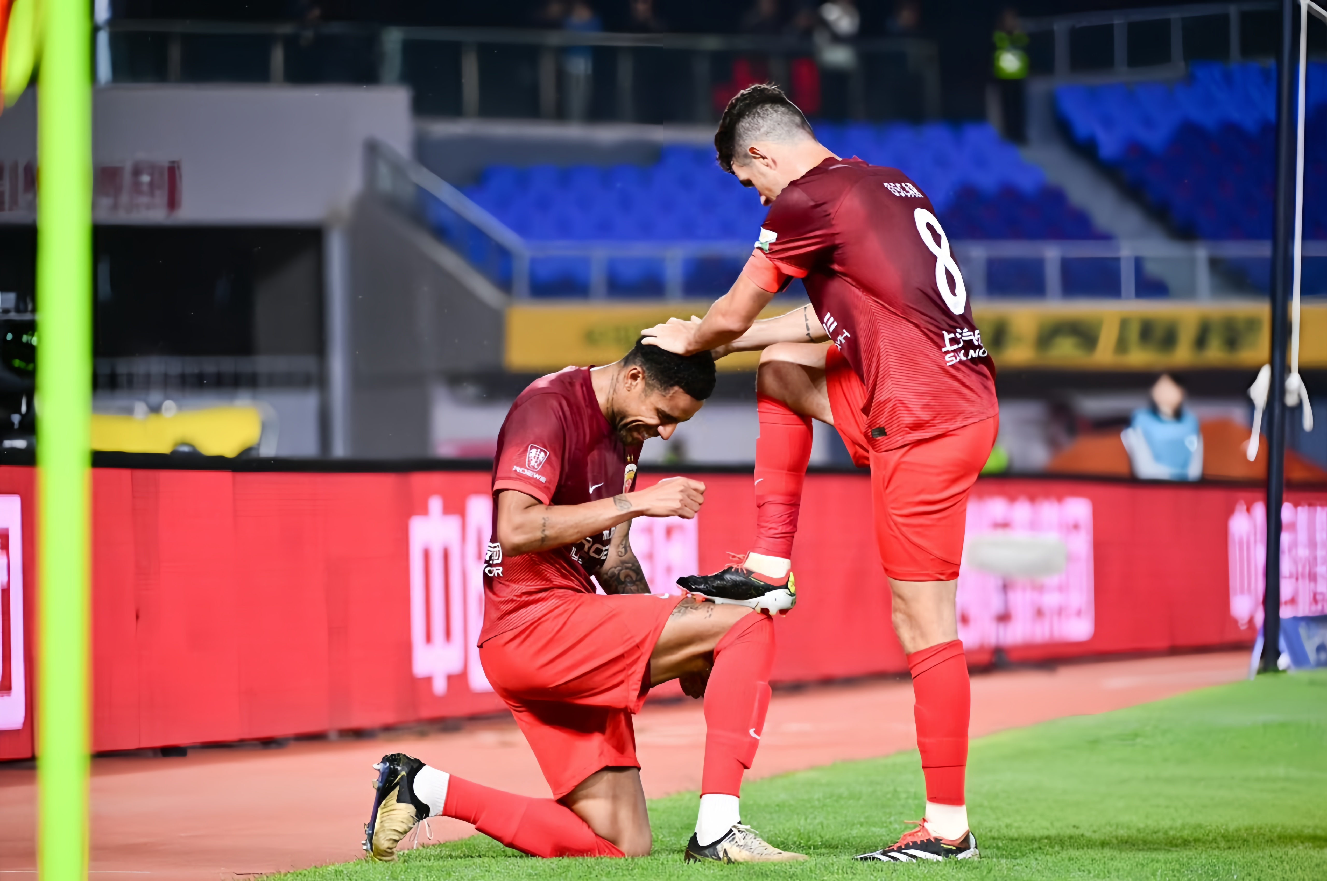 梅斯客场战胜昂热，豪取三分