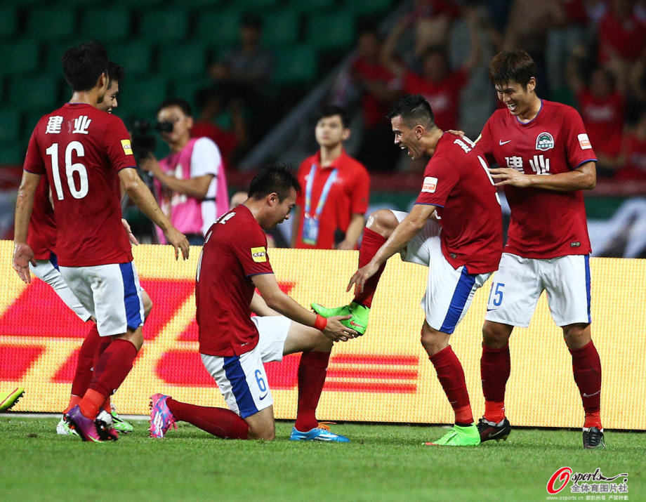 重庆力帆客场不敌广州富力，遭遇连败的简单介绍