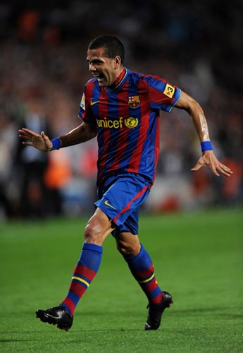 阿尔维斯在法国联赛中取得进球