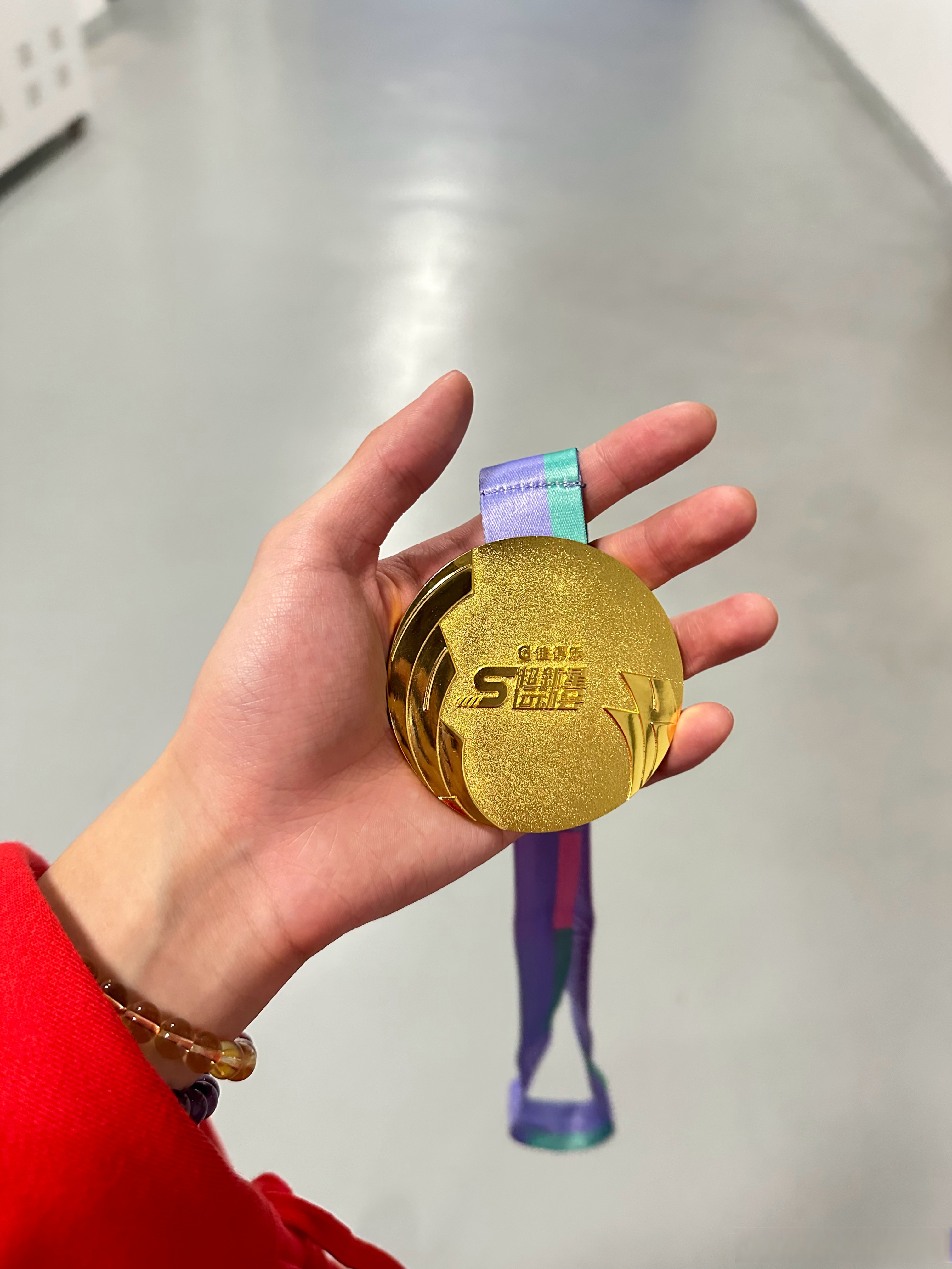 英国射击选手稳定发挥，夺得金牌