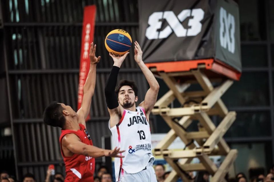 日本球员在国外比赛中创造历史