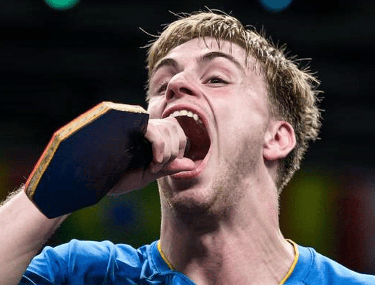 包含英国乒乓球队险胜奥地利乒乓球队，奥恰洛夫绝境逆转的词条