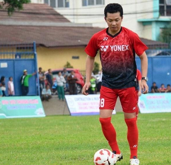 包含丹麦羽毛球队翻盘泰国羽毛球队，陶菲克制霸全场的词条