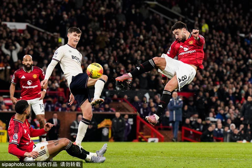 关于意大利横扫丹麦，布鲁诺·费尔南德斯惊艳世界的信息