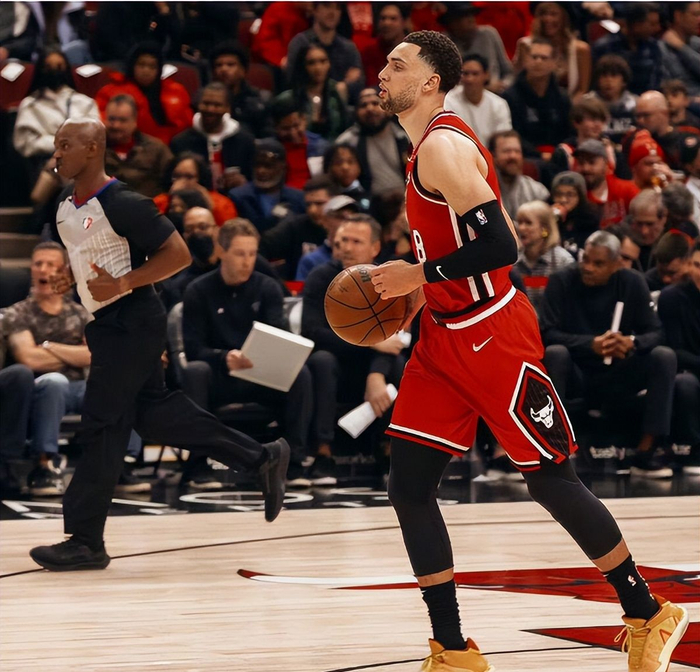 关于青岛队逆转北京队，德罗赞惊艳四座的信息