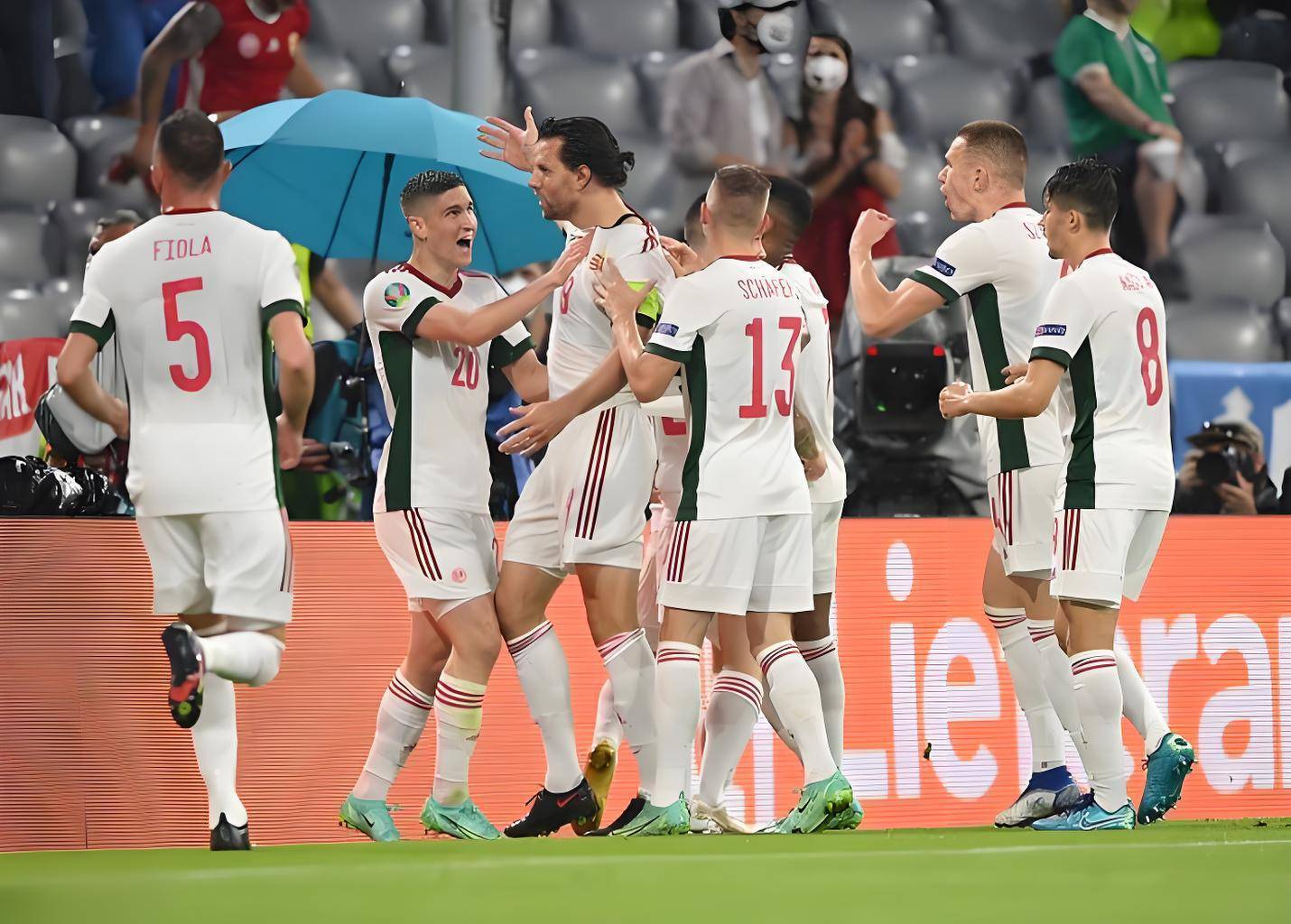 匈牙利球队战胜实力对手，取胜晋级