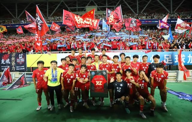 中超比赛备战:球队展示团结与配合精神的简单介绍 中超比赛备战:球队展示团结与配合精神的简单介绍