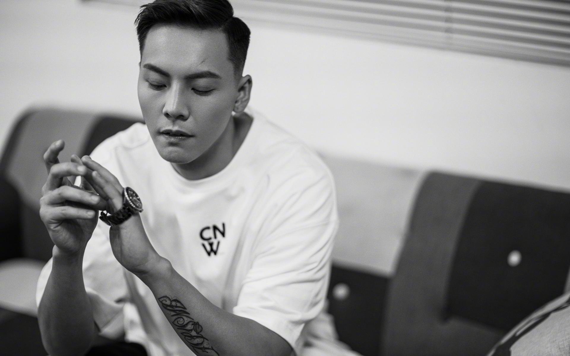 冰火对决，哈利伯顿刷新助攻纪录，吉林队决胜局冻伤篮网