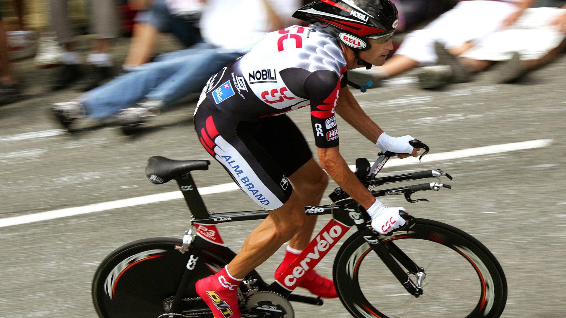 奥斯梅恩一锤定音,丹麦战术完胜东道主卡塔尔